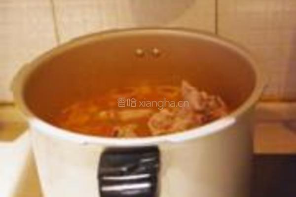 番茄排骨炖莲藕的做法图解6