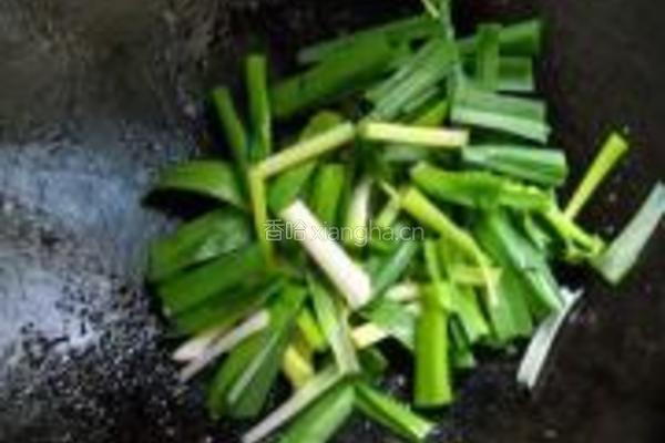 蒜苗杏鲍菇肉丝的做法图解5