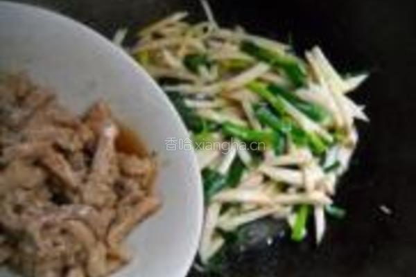 蒜苗杏鲍菇肉丝的做法图解7