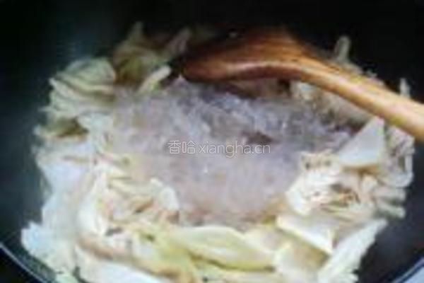 甜椒白菜炖粉条的做法图解8
