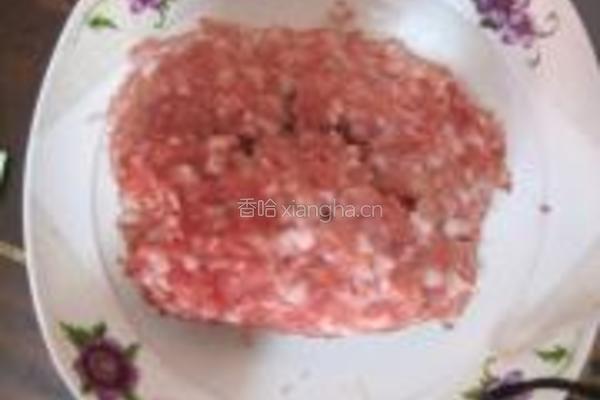 茼蒿肉馅饺子的做法图解1