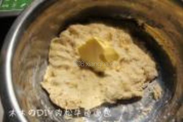 肉松牛角面包的做法图解2