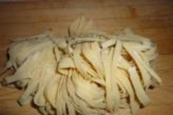 金针菇拌干豆腐丝的做法图解3