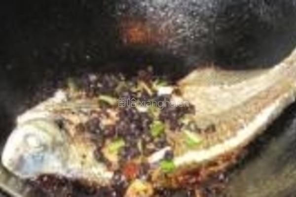 豆豉烧鳊鱼的做法图解8