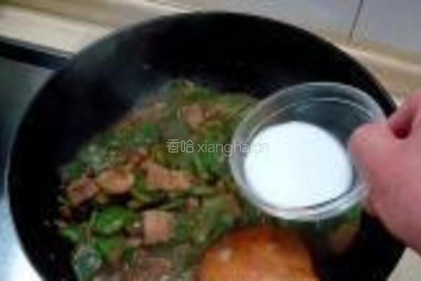 猪肉焖扁豆的做法图解6