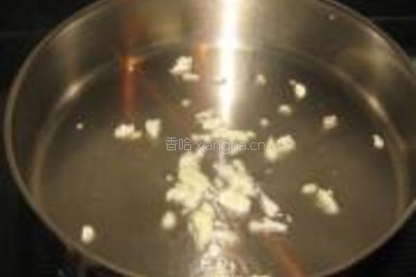 黑木耳炒山药的做法图解2