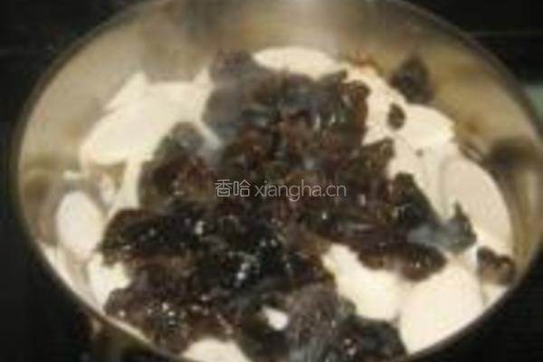 黑木耳炒山药的做法图解4