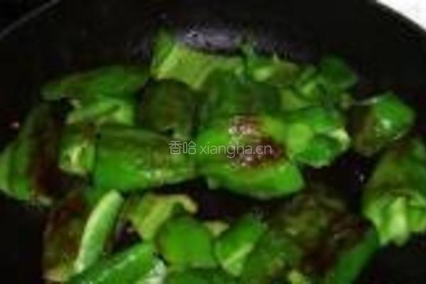 虎皮尖椒炒藕片的做法图解4