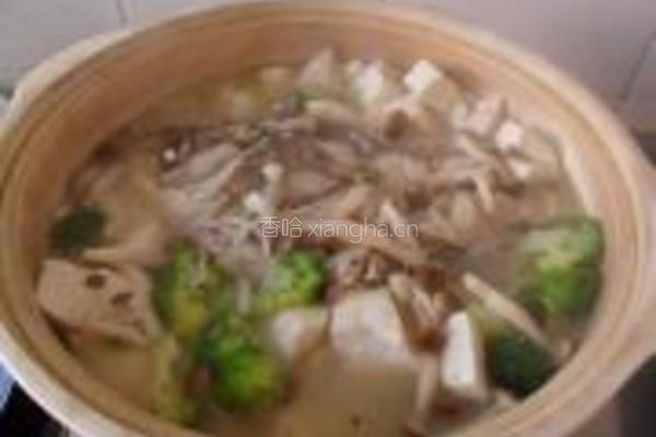 蟹味菇鱼头豆腐煲的做法图解12