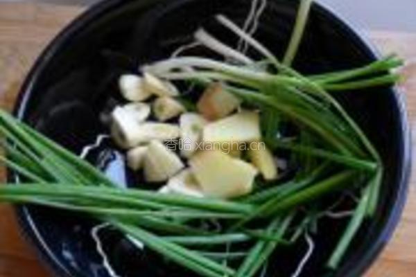 蟹味菇鱼头豆腐煲的做法图解5