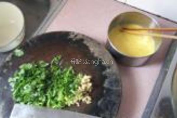 香菜炒鹅蛋的做法图解2