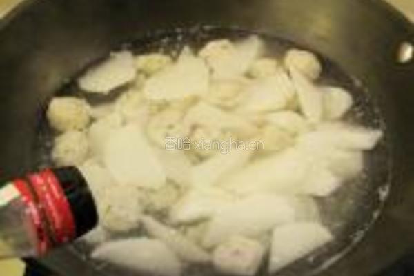 自制鲮鱼丸萝卜汤的做法图解10