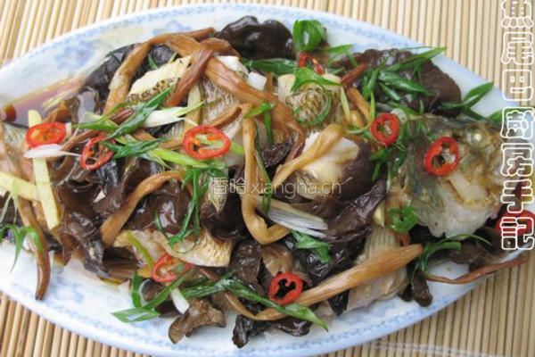 特色蒸鲈鱼