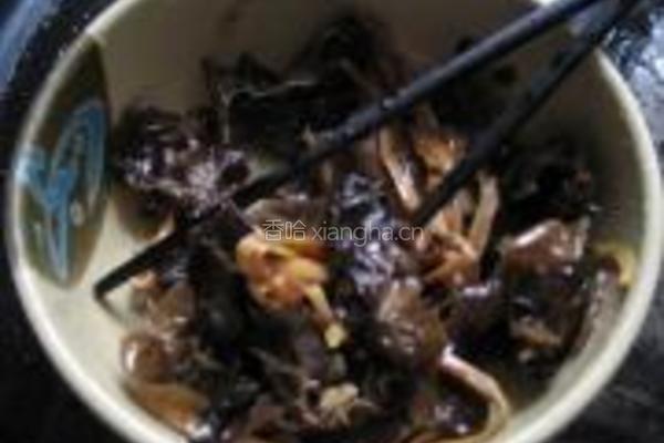 特色蒸鲈鱼的做法图解10