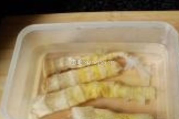 笋尖河蚌煲豆腐的做法图解1