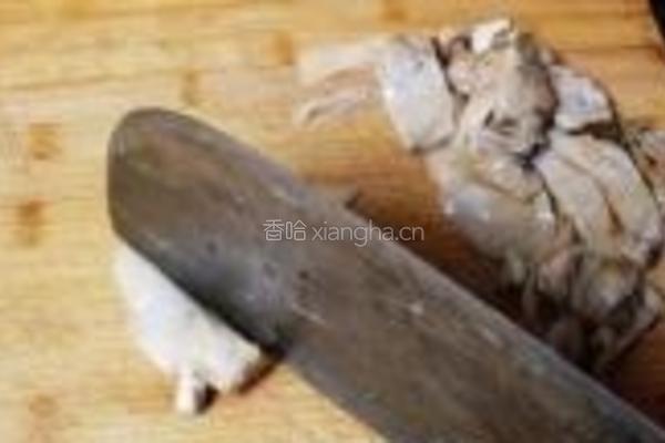 笋尖河蚌煲豆腐的做法图解2