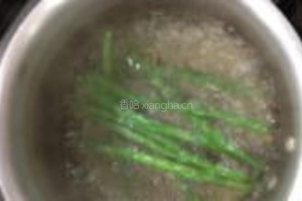 蒜味鸡腿小土豆的做法图解4
