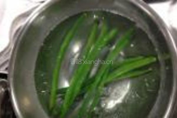 蒜味鸡腿小土豆的做法图解5
