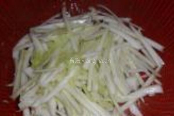 醋溜白菜帮的做法图解1