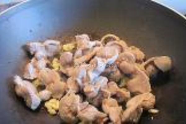 蒜头豆豉焖鸡珍的做法图解5