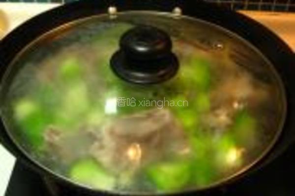 大骨炖萝卜的做法图解8