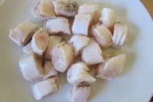 蒜头豆豉蒸海鳝的做法图解2