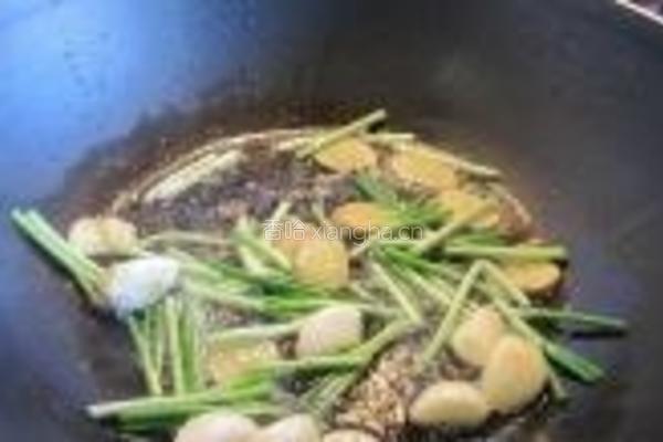 姜葱炒澳洲龙虾的做法图解3