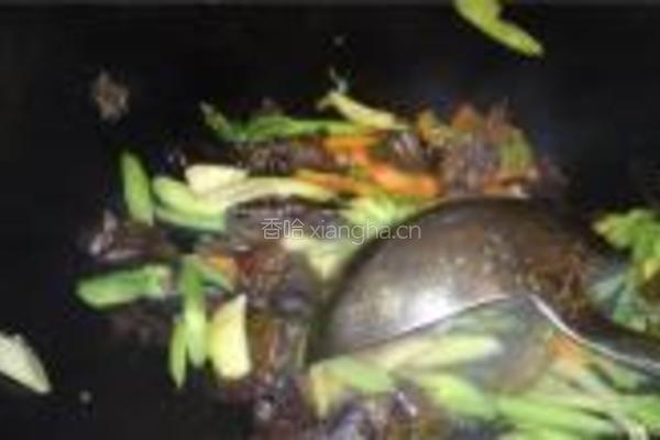 芹菜炒黑木耳的做法图解13