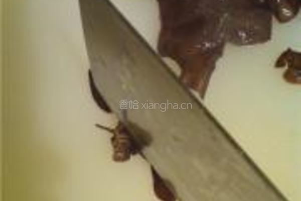 芹菜炒黑木耳的做法图解4