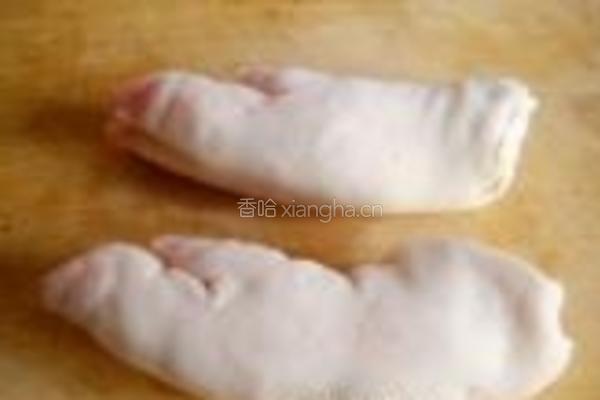 黄豆花生猪蹄煲的做法图解1