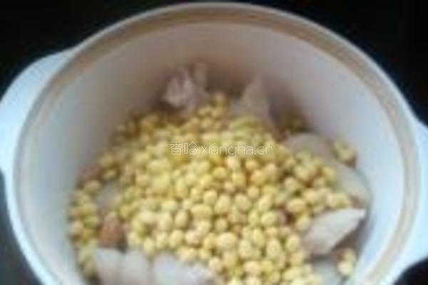 黄豆花生猪蹄煲的做法图解11