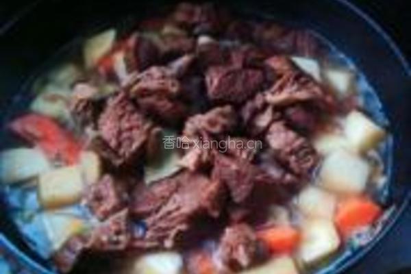 土豆炖牛腩的做法图解10