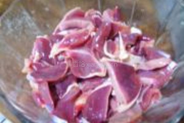 南昌风味辣脆鸭胗的做法图解1