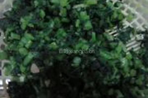 萝卜叶炒火腿的做法图解5