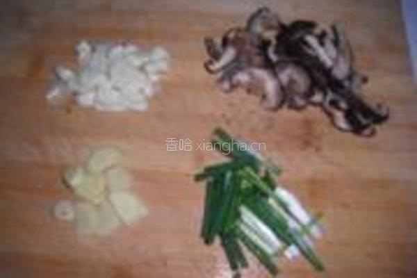 豇豆香菇焖鸡仔的做法图解5