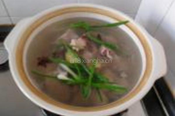 莲藕山药猪骨汤的做法图解5