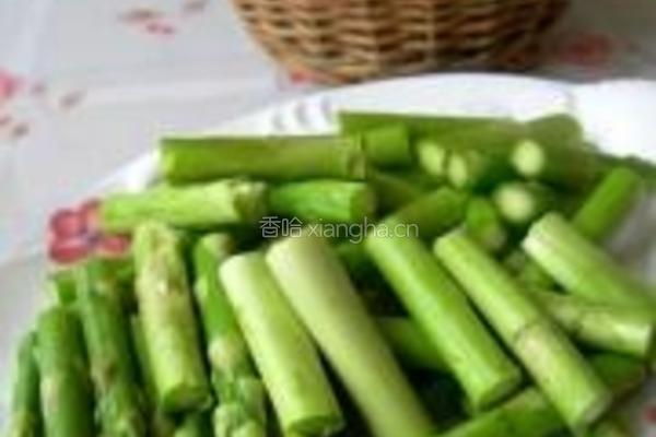 芦笋拌虾仁的做法图解2