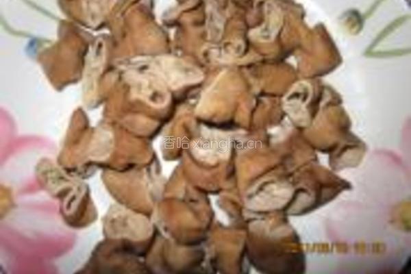 酱香肥肠的做法图解1
