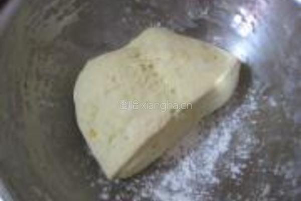 红豆沙地瓜花卷的做法图解1