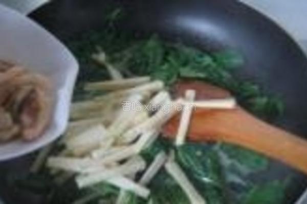 腐乳荠菜炒冬笋的做法图解7