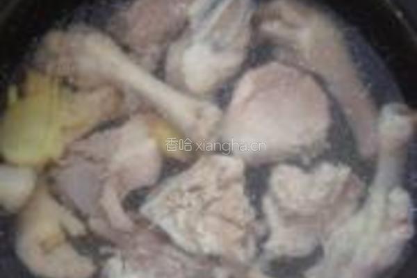 木瓜鸡脚猪骨汤的做法图解5