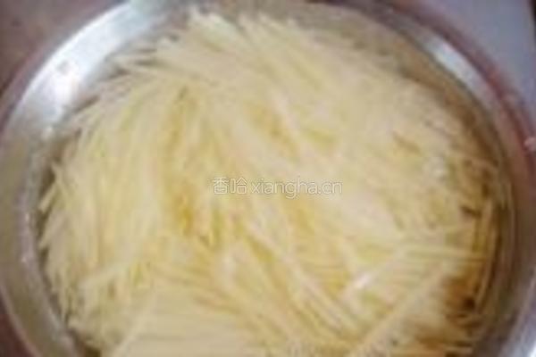 土豆丝炒肉的做法图解2