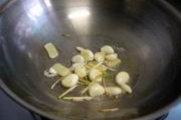 蒜爆黄鳝的做法图解4