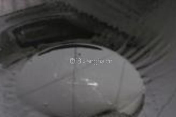 青椒炒肥肠的做法图解3
