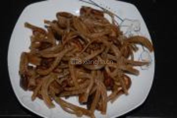 茶树菇烧鸡翅的做法图解2