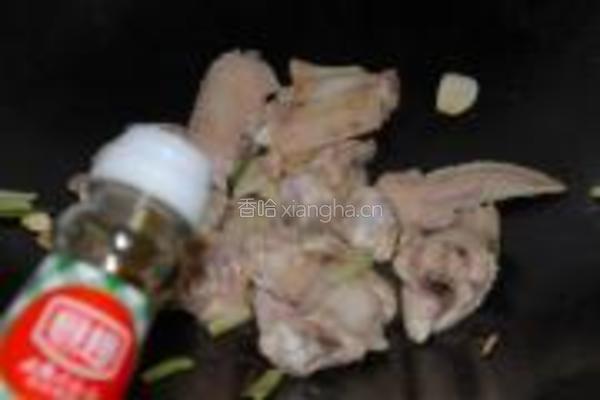 茶树菇烧鸡翅的做法图解7