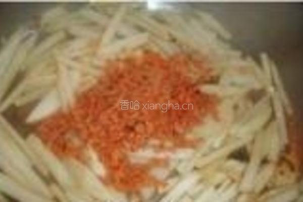 紫色萝卜炒虾米的做法图解3