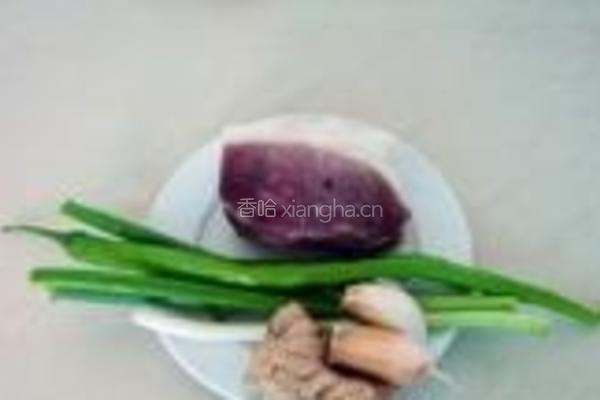腊肉炒银鱼的做法图解2