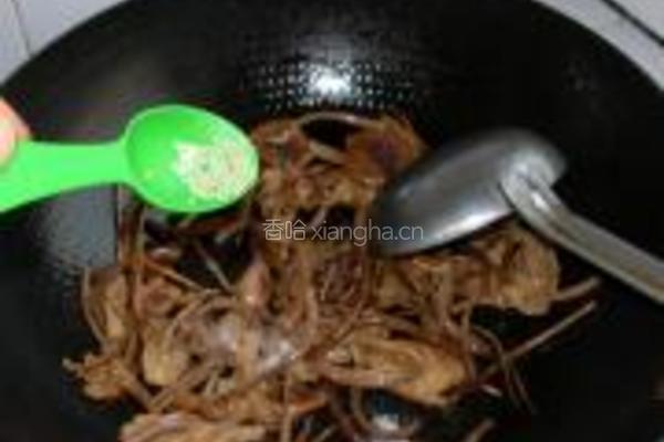 茶树菇烧木耳的做法图解7