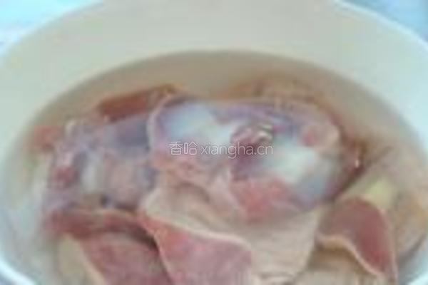 青豆炒鸡胗的做法图解2